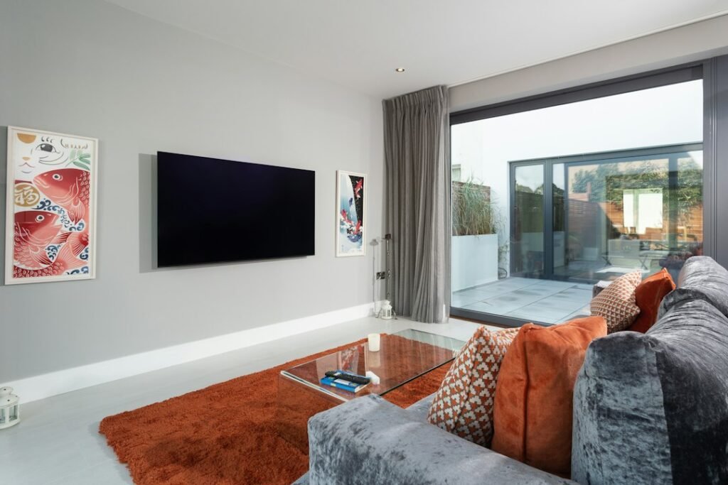 How to Optimise Router Settings for Smart TV Streaming in the UK