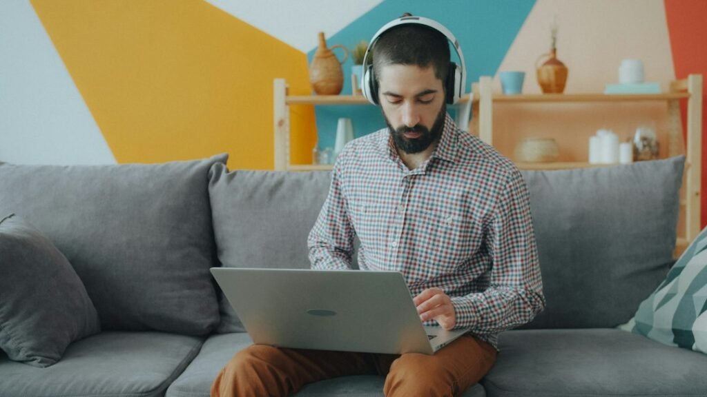 Demonstrate first-hand expertise wherever possible through practical setup advice, troubleshooting steps, device-specific instructions, limitations, compatibility information and useful observations.
